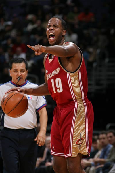 他以21分 他以21分